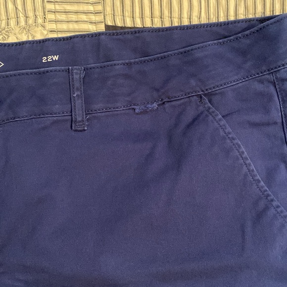 St. John’s Bay 22 Chino pants - Picture 4 of 8